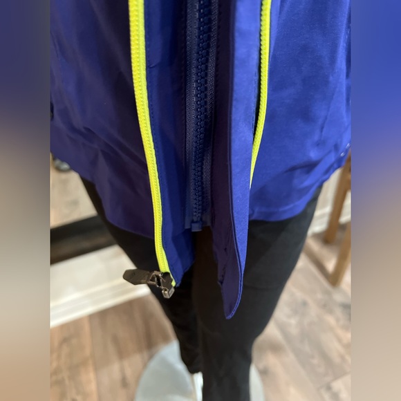 Columbia insulated winter jacket - Picture 8 of 11